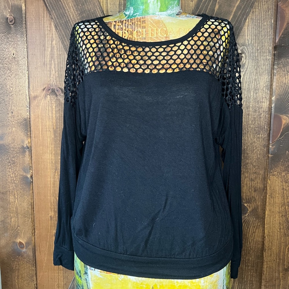 Cut Out Long Sleeve - Picture 3 of 3